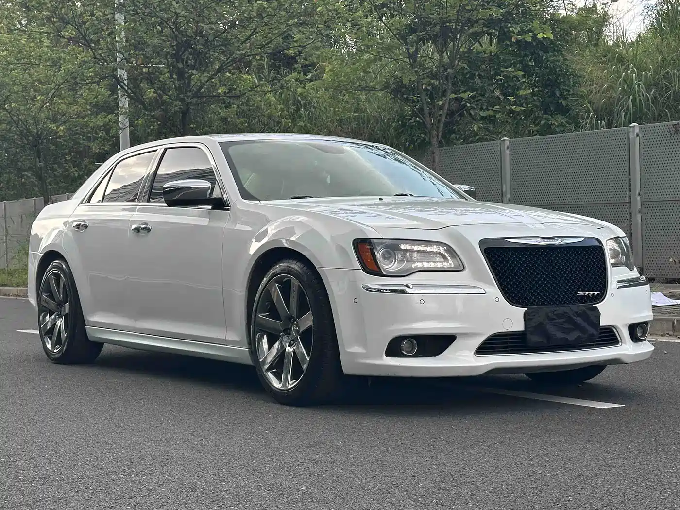Photo 1 - Chrysler 300C (Import)