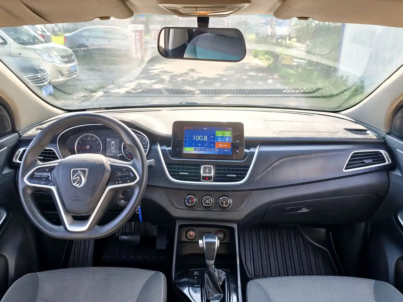 Baojun 730 2020 2019 1.5T CVT Fashion Edition 7-Seater China VI