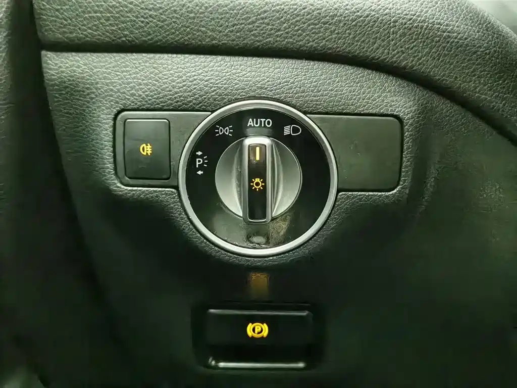 Mercedes-Benz GLA 2018 GLA 220 4MATIC Sport фото 21