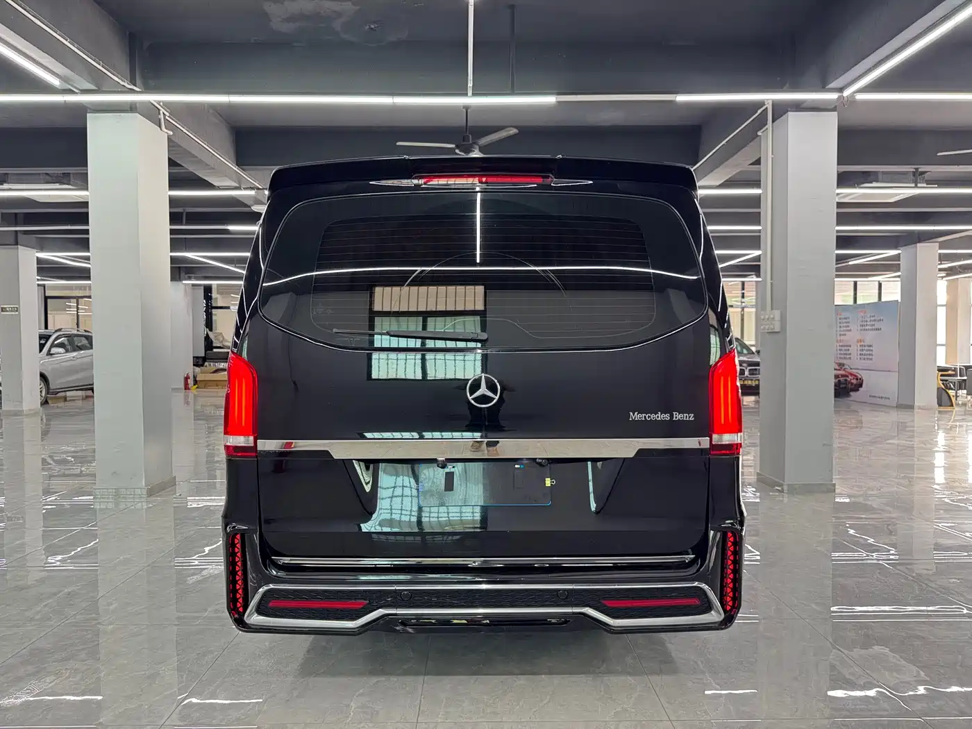 Mercedes-Benz Vito 2018 2.0T Business Edition China VI фото 4