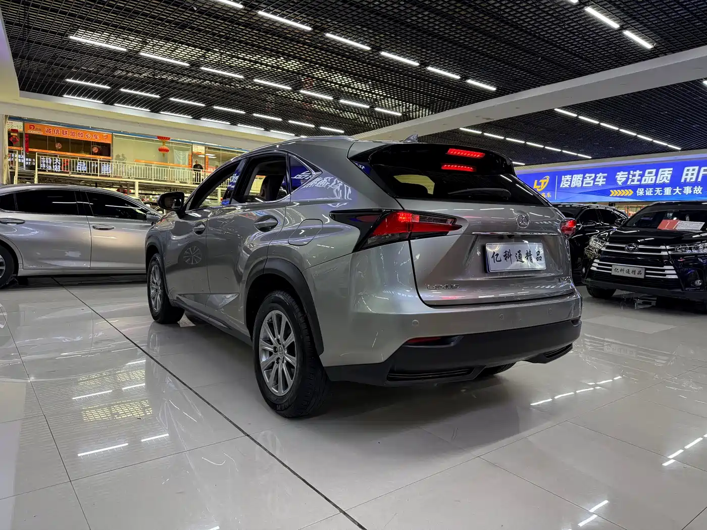 Lexus NX 2016 200 AWD F Sport фото 6