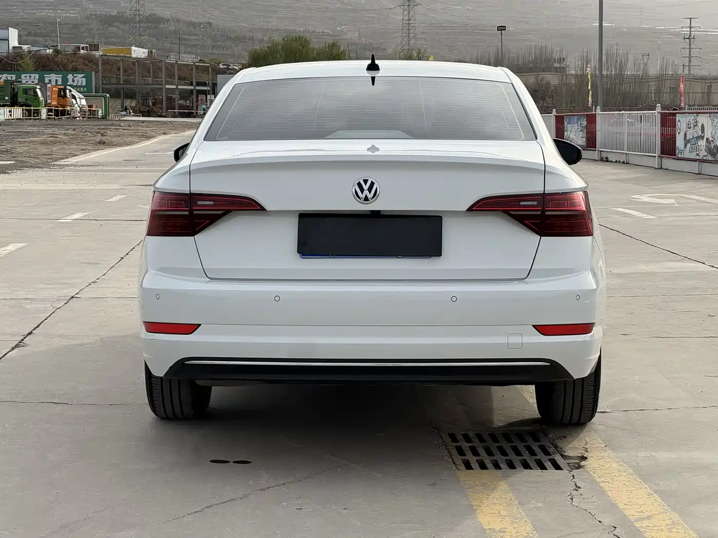VOLKSWAGEN SAGITAR