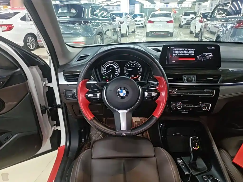 Фото 11 - BMW X1