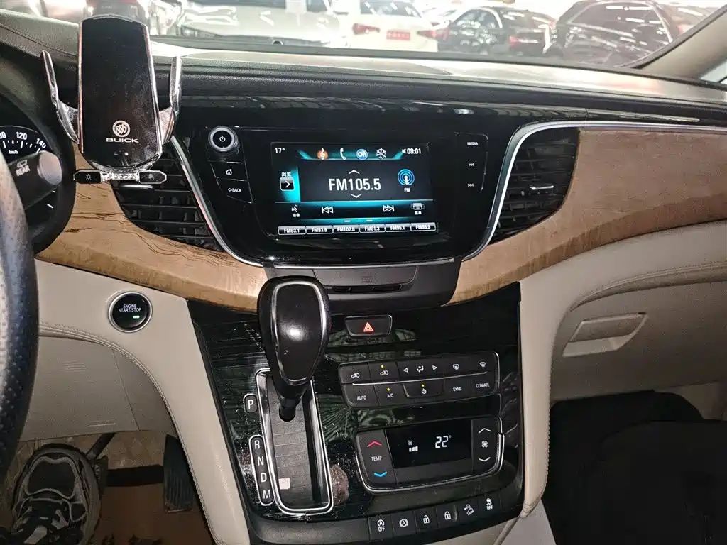 Buick GL8 2017 ES 28T Comfort Type China V фото 13