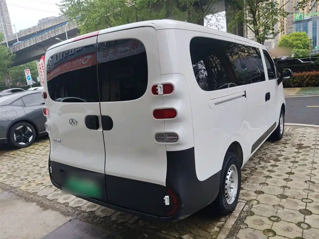 SAIC Maxus Dana V1 2025 Low Roof Multi-purpose Version 42kWh фото 5