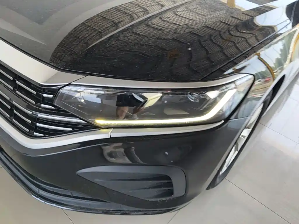 صورة 24 - Volkswagen Passat