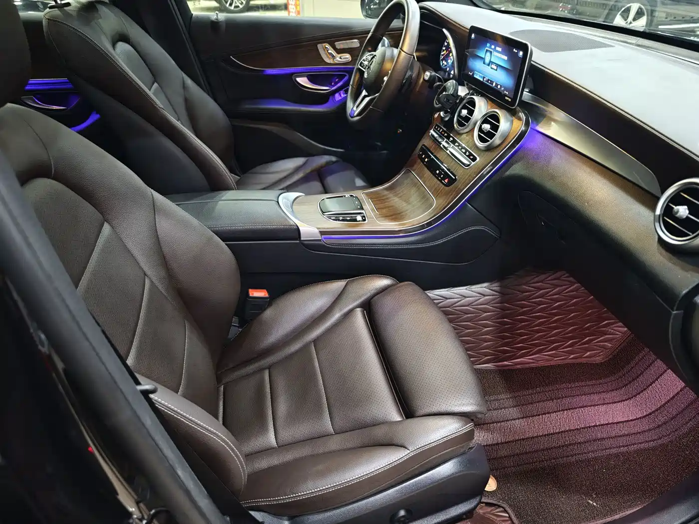 Photo 6 - Mercedes-Benz GLC
