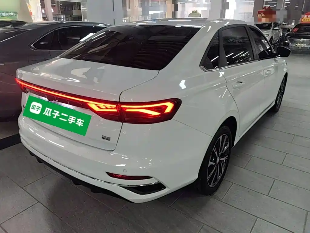 Photo 7 - Geely Emgrand