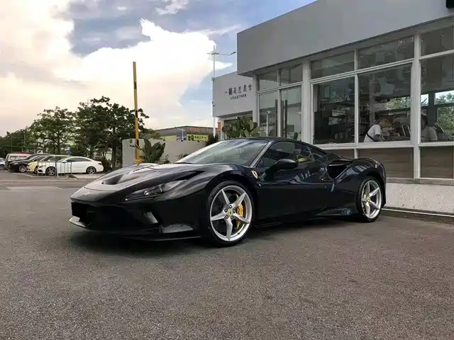 Ferrari F8 2019 Tributo 3.9T V8