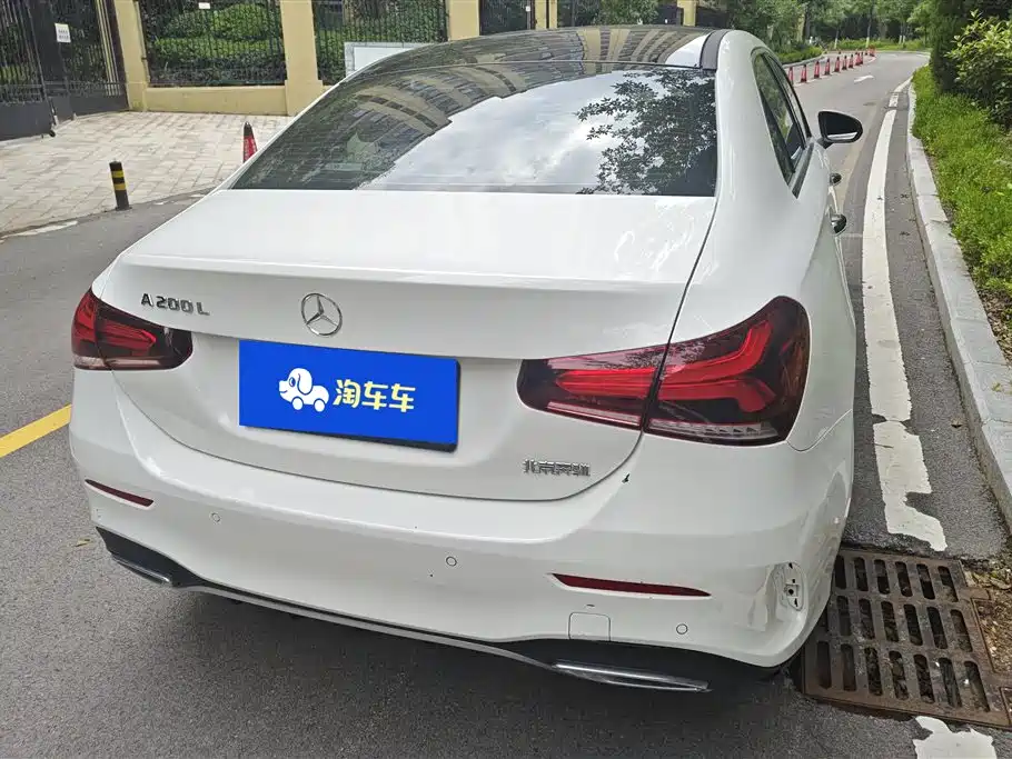 Mercedes-Benz A-Class 2019 A 200 L Sport Sedane Pioneer Special Edition фото 3