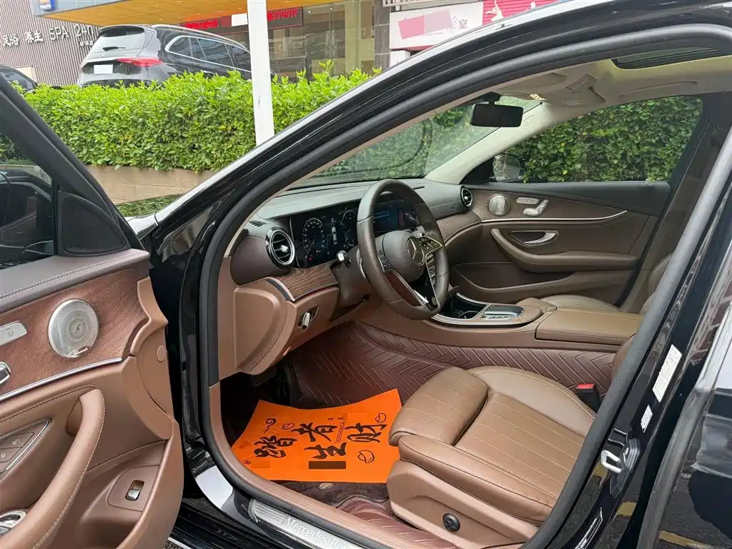 MERCEDES-BENZ E CLASS