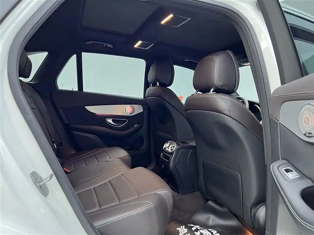 Mercedes-Benz GLC 2021 GLC 260 L 4MATIC Sporty фото 25