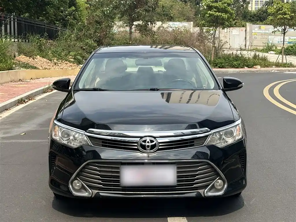 Toyota Camry 2015 2.0G Leading Edition фото 22