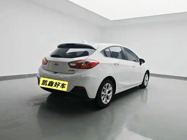 Chevrolet Cruze 2018 2017 1.5L Hatchback Auto Style