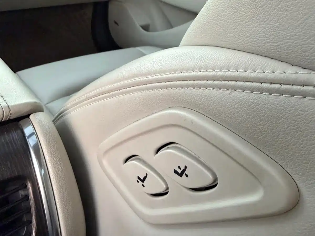 Photo 17 - Buick LaCrosse