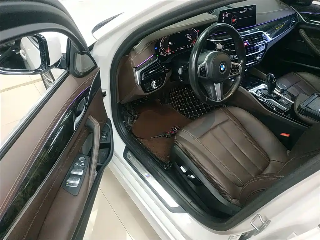 BMW 5 Series 2020 525Li M Sport Package фото 16