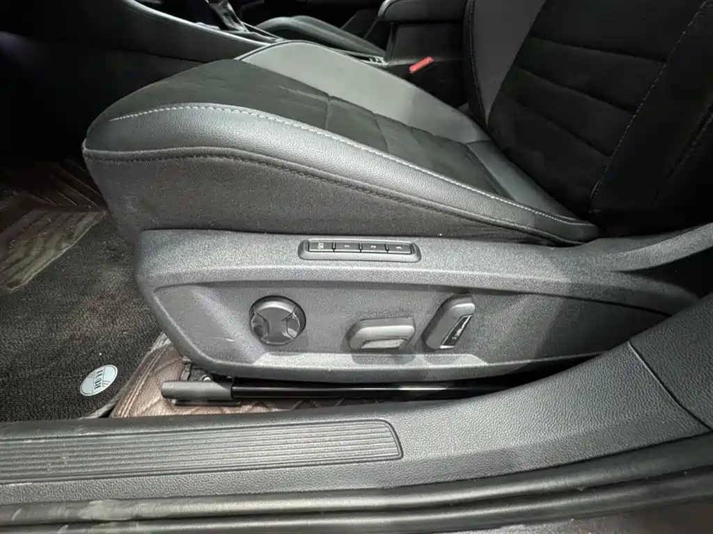 Volkswagen Sagitar 2021 280TSI DSG Luxury Smart Connect фото 21