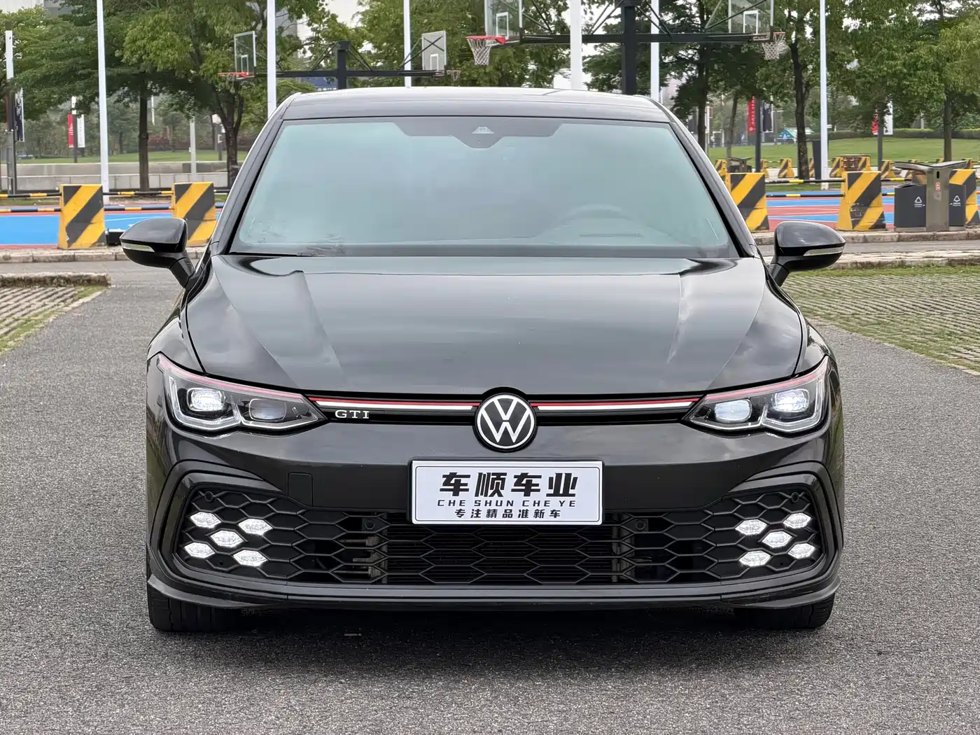 Volkswagen Golf GTI 2023 380TSI DSG GTI фото 2