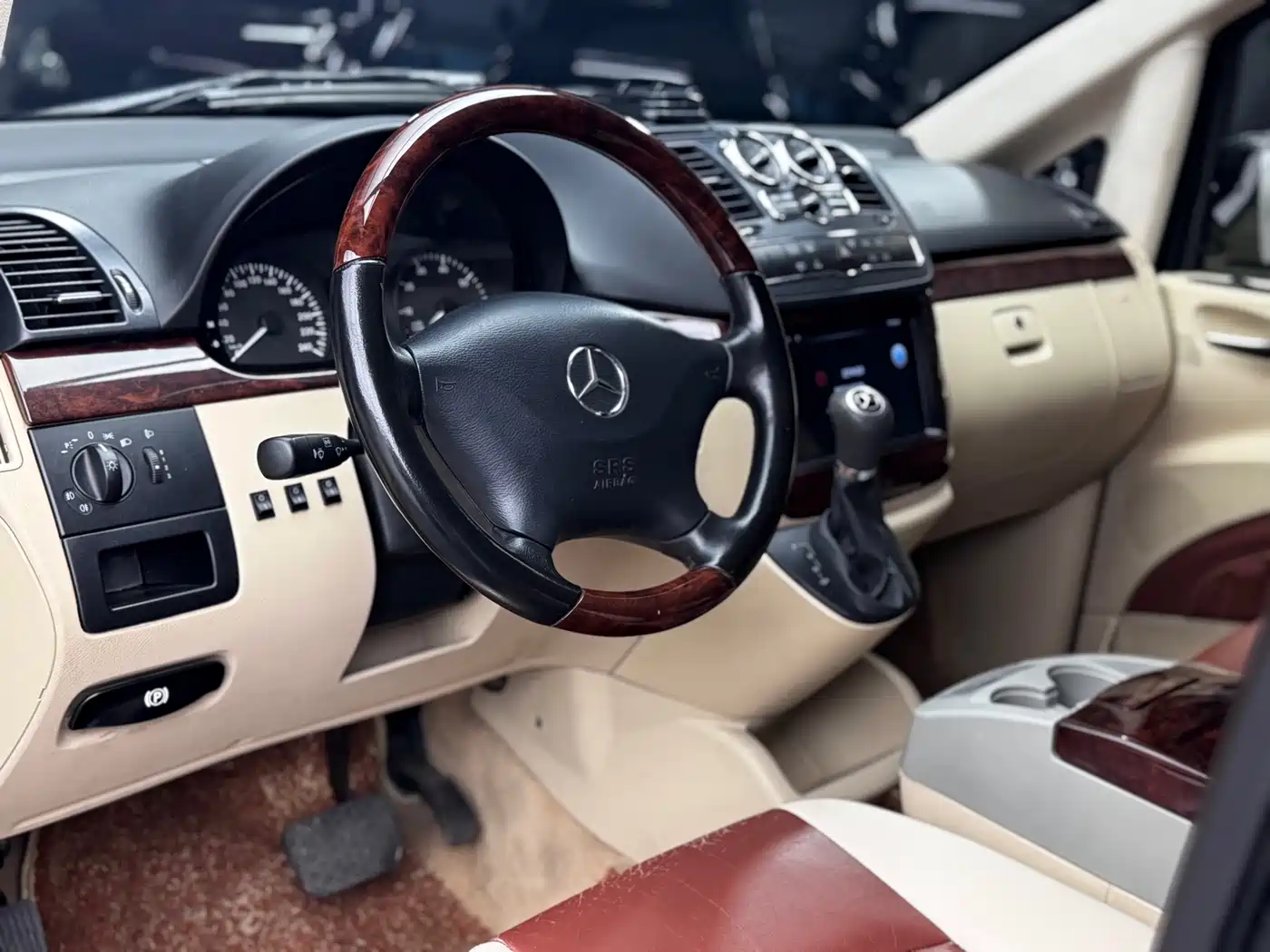 Mercedes-Benz Viano 2012 2.5L Premium Edition фото 15