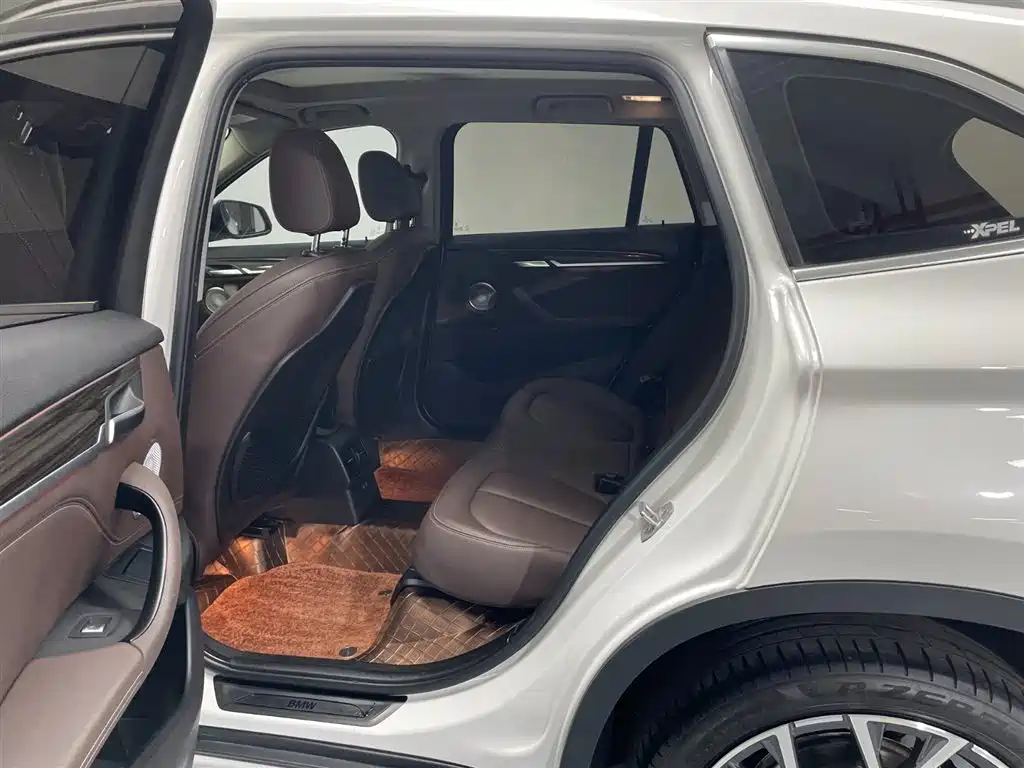 BMW X1 2022 xDrive25Li Premium фото 17