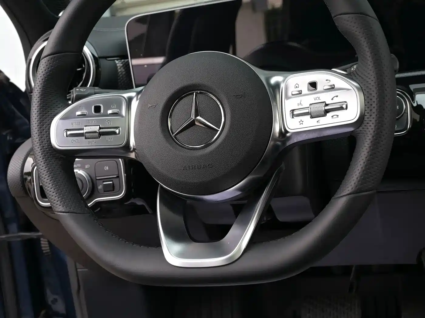 Mercedes-Benz A-Class 2019 A 200 L Sport Sedan фото 13