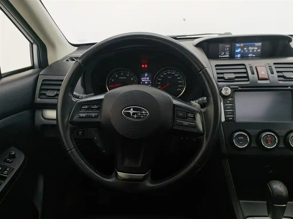 Subaru XV 2012 2.0i Luxury Edition фото 11