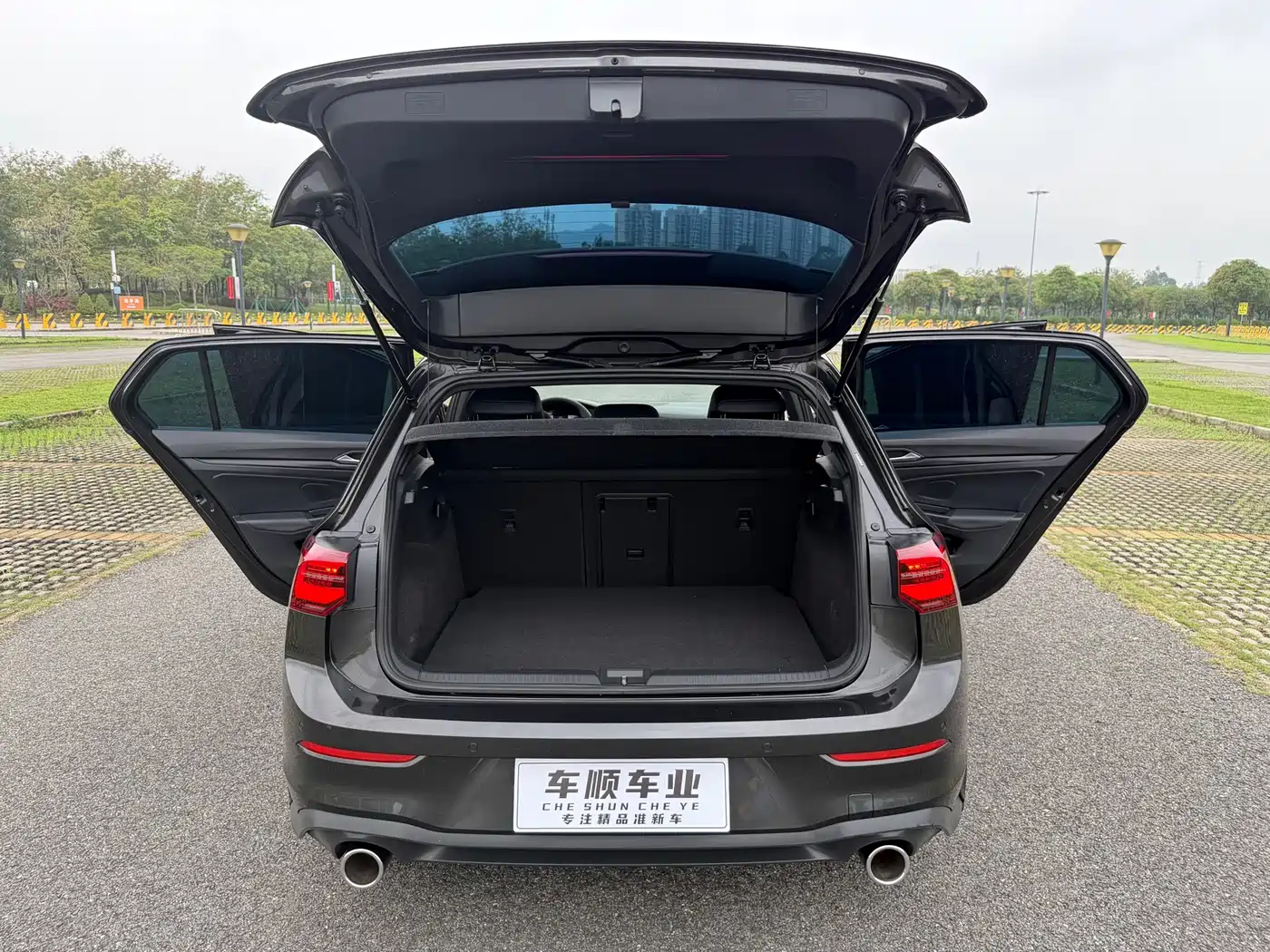 Volkswagen Golf GTI 2023 380TSI DSG GTI фото 32