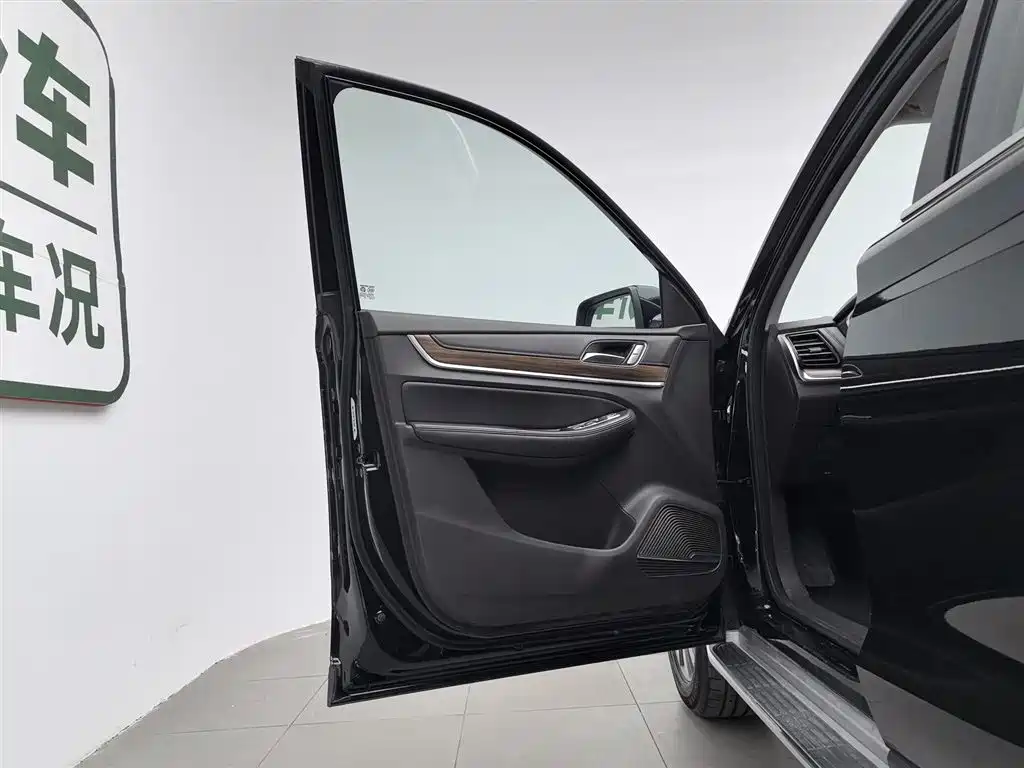 Roewe RX8 2019 30T Intelligent Internet 2WD Flagship Edition фото 8