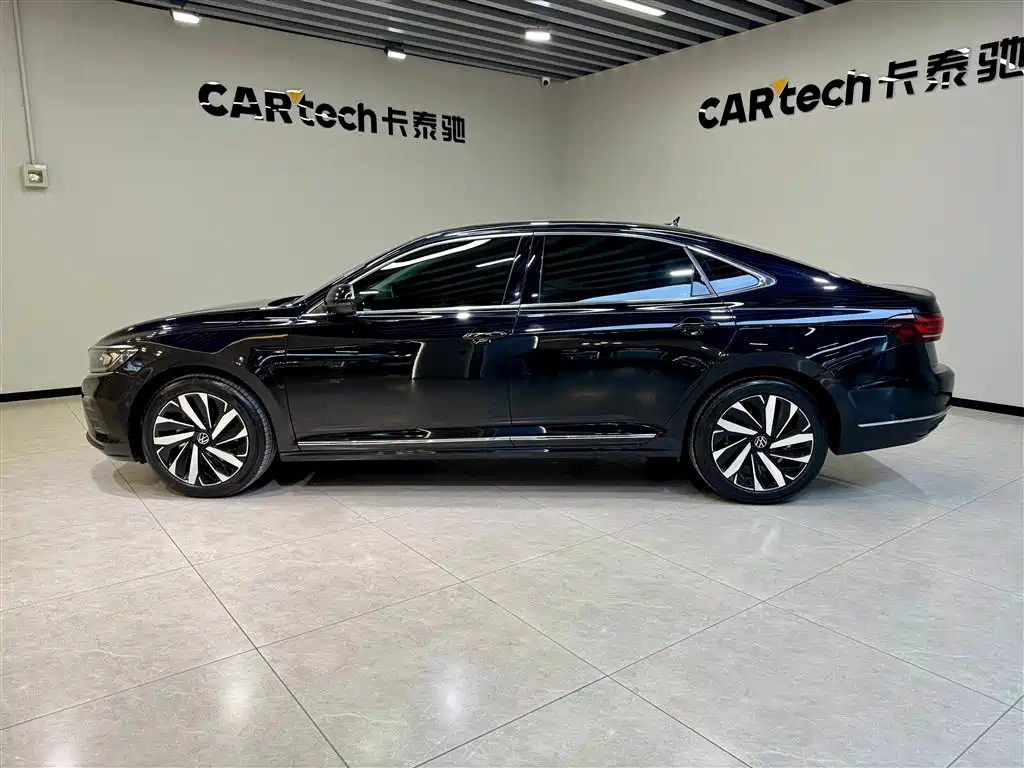 Volkswagen Passat 2025 Outstanding 330TSI Elite Edition фото 7
