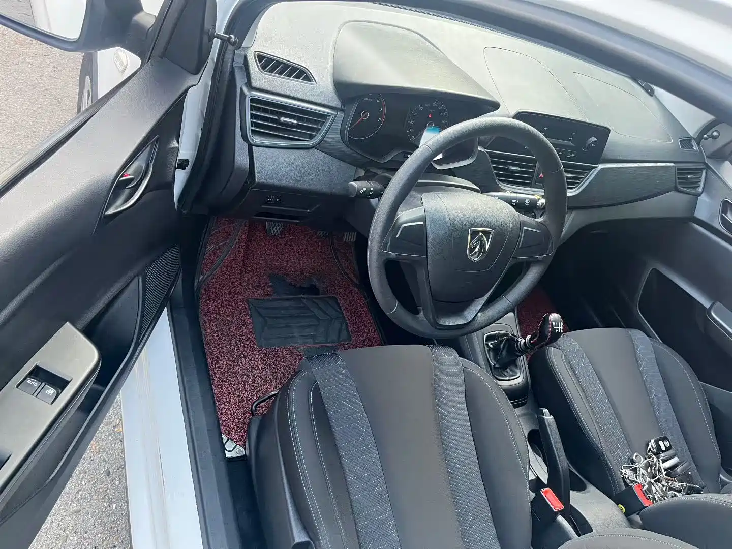 Фото 7 - Baojun 310W