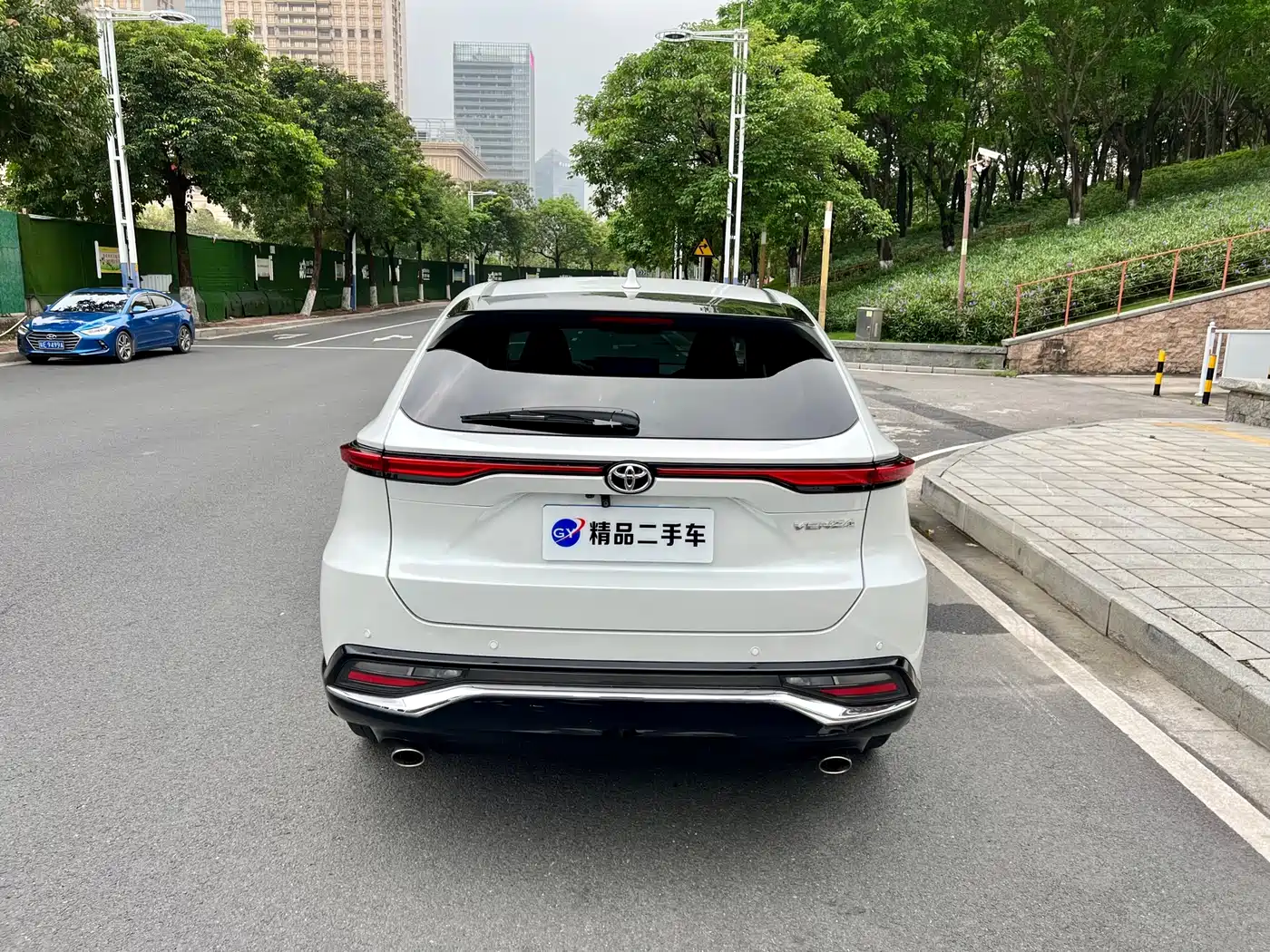 Toyota Venza 2022 2.0L CVT 2WD Premium фото 30