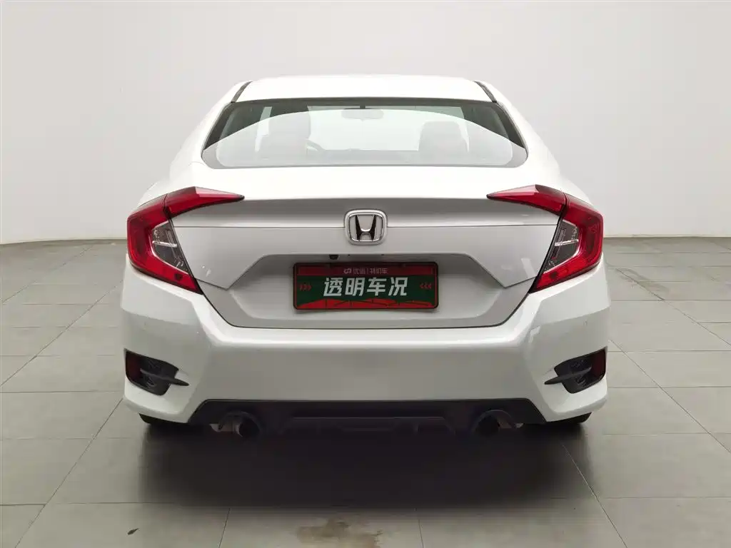 Honda Civic 2016 220TURBO CVT Luxury Edition фото 4
