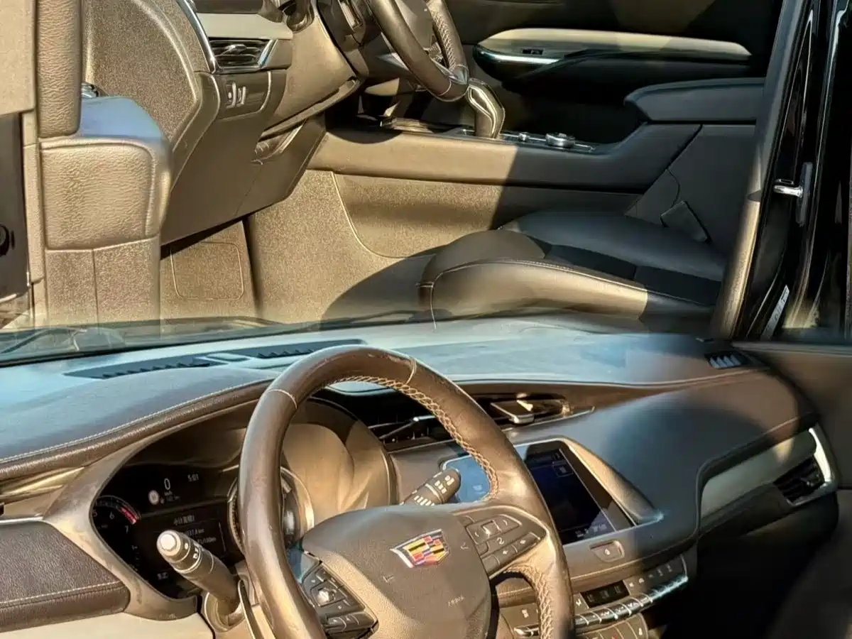 Cadillac XT4 2018 28T FWD Leading Edition фото 4