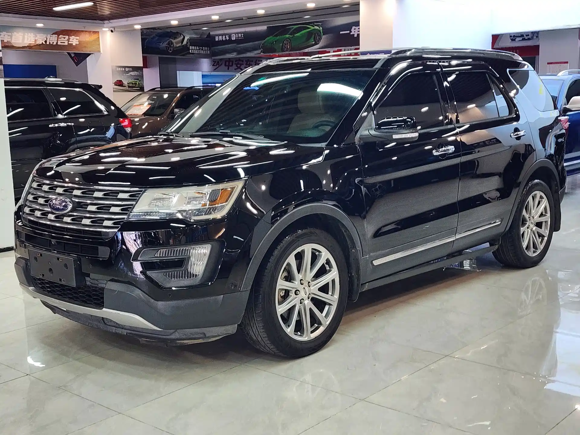 Фото 1 - Ford Explorer (Import)