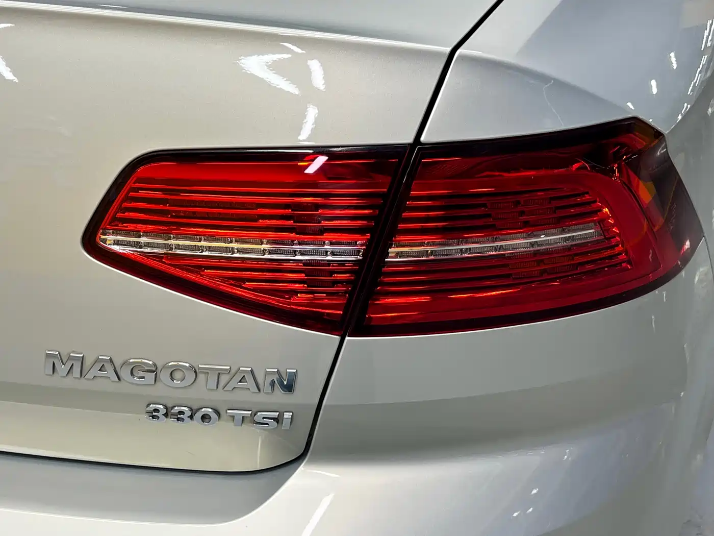 Volkswagen Magotan 2019 330TSI DSG Luxury Class China VI фото 31