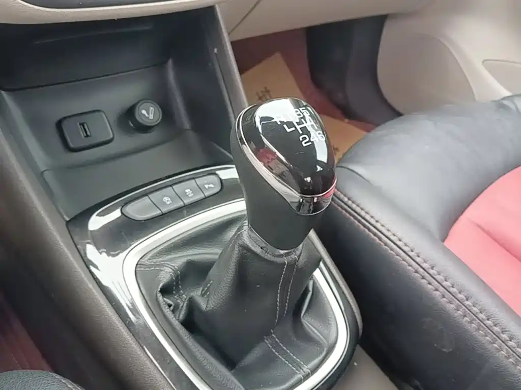 Фото 14 - Buick Verano