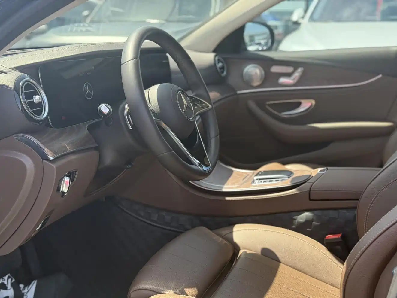 Mercedes-Benz E-Class 2022 Facelift E 300 L Fashion Style фото 4