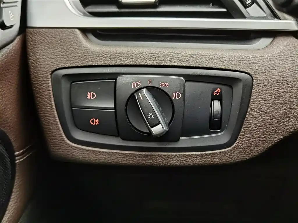 BMW X1 2018 xDrive20Li Premium Model фото 21