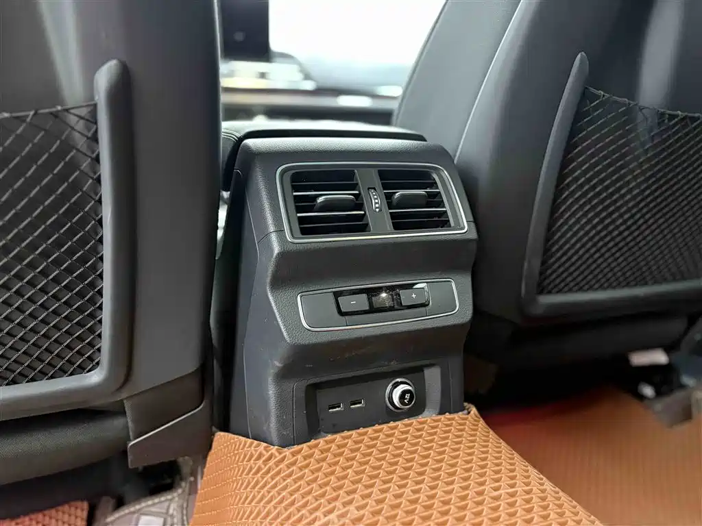 Audi Q5L 2024 Model 40 TFSI Luxury Dynamic фото 27