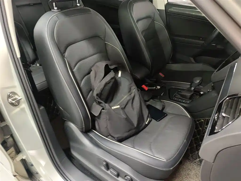 Volkswagen Tiguan L 2021 330TSI Automatic 2WD R-Line Flagship фото 25