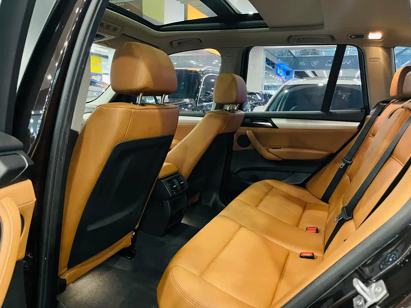 BMW X3 (Import) 2014 xDrive28i Leading Edition фото 5