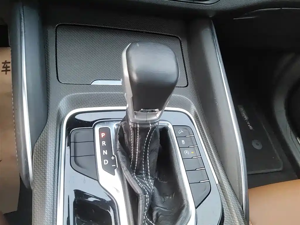 SAIC Maxus D90 2017 2.0T Automatic 4WD Sirius фото 6