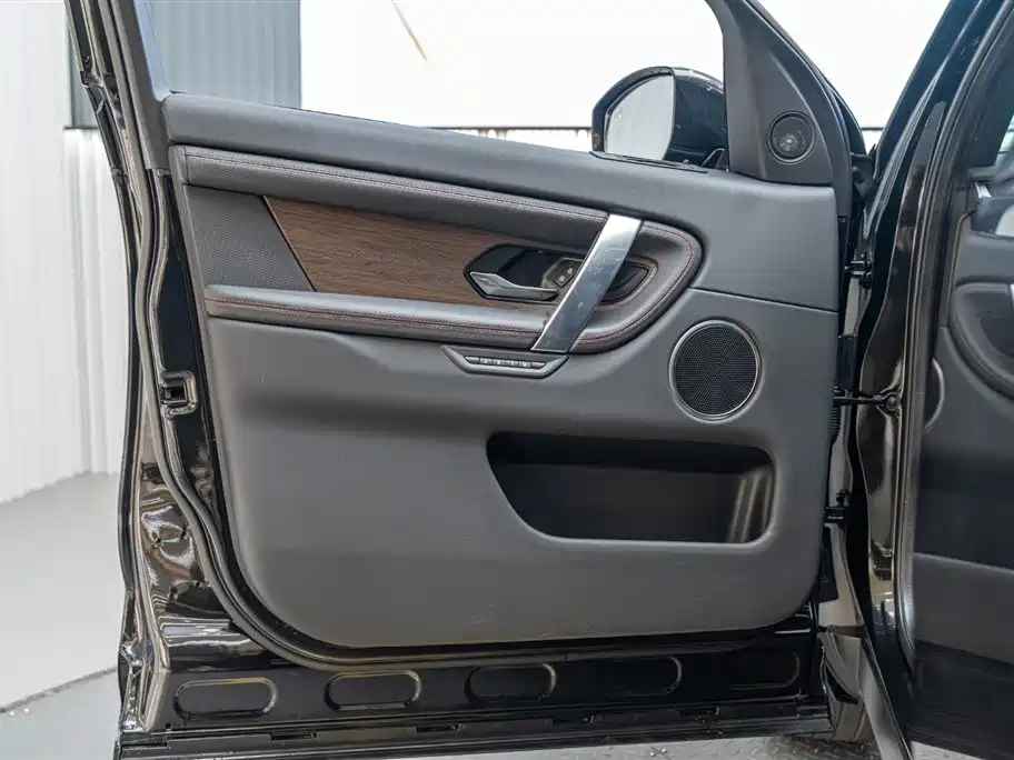 Land Rover Discovery Sport 2022 Model 249PS R-Dynamic SE Performance Tech Edition 5-Seater фото 19