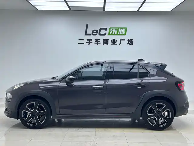 Lynk & Co 02 2021 2.0TD Automatic 2WD Shine Champion Edition — фото 4