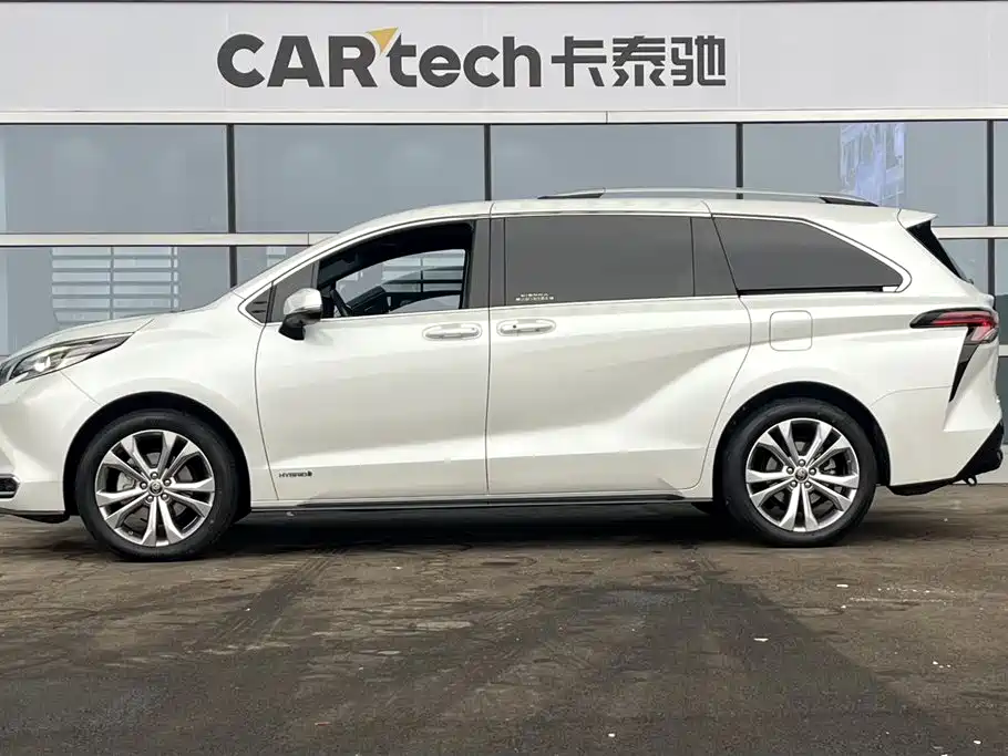 Toyota Sienna 2021 2.5L Hybrid Luxury Edition фото 5