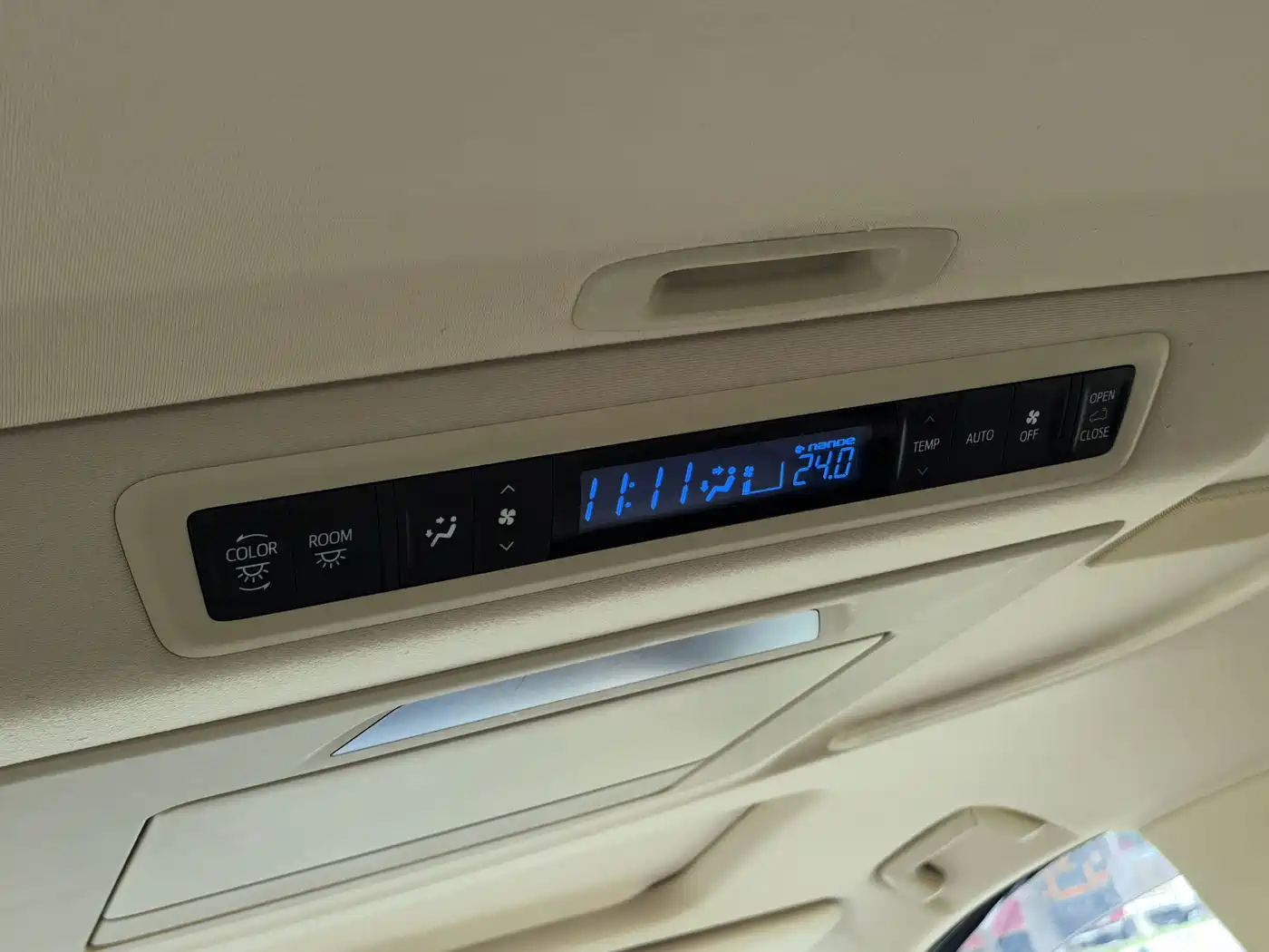 Toyota Alphard 2018 3.5L Luxury фото 22