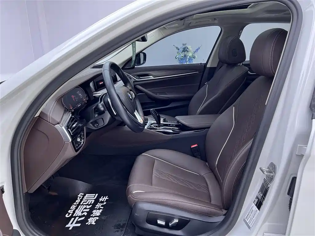 BMW 5 Series 2022 530Li Leading Luxury Package фото 18