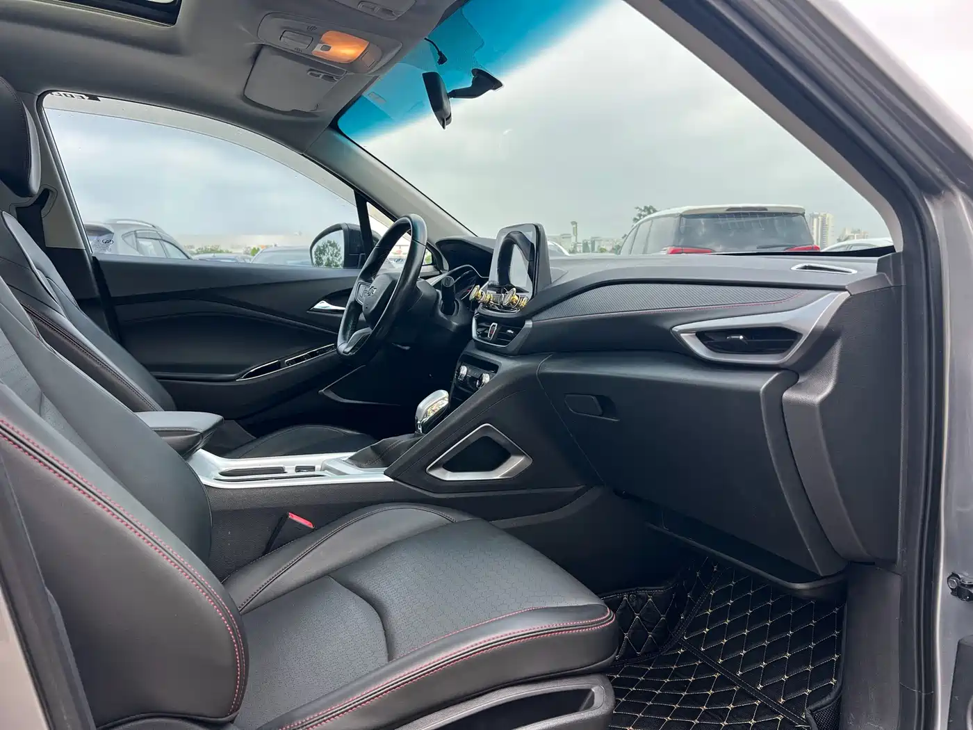 Chevrolet Volando 2018 Redline 530T Auto Premium Edition (5+2 seater) China V фото 7
