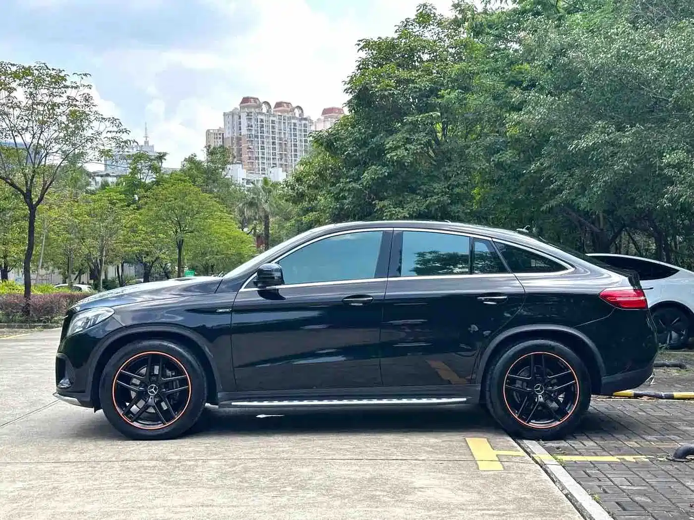 Mercedes-Benz GLE Coupe 2017 GLE 320 4MATIC Coupe SUV фото 14