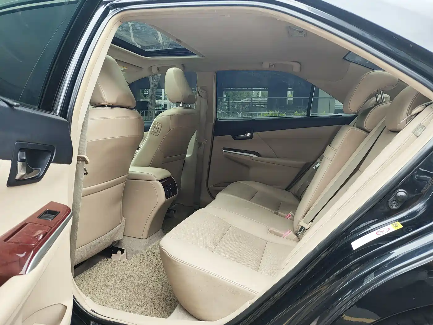 Toyota Camry 2012 2.5V Premium Navigation Edition фото 10